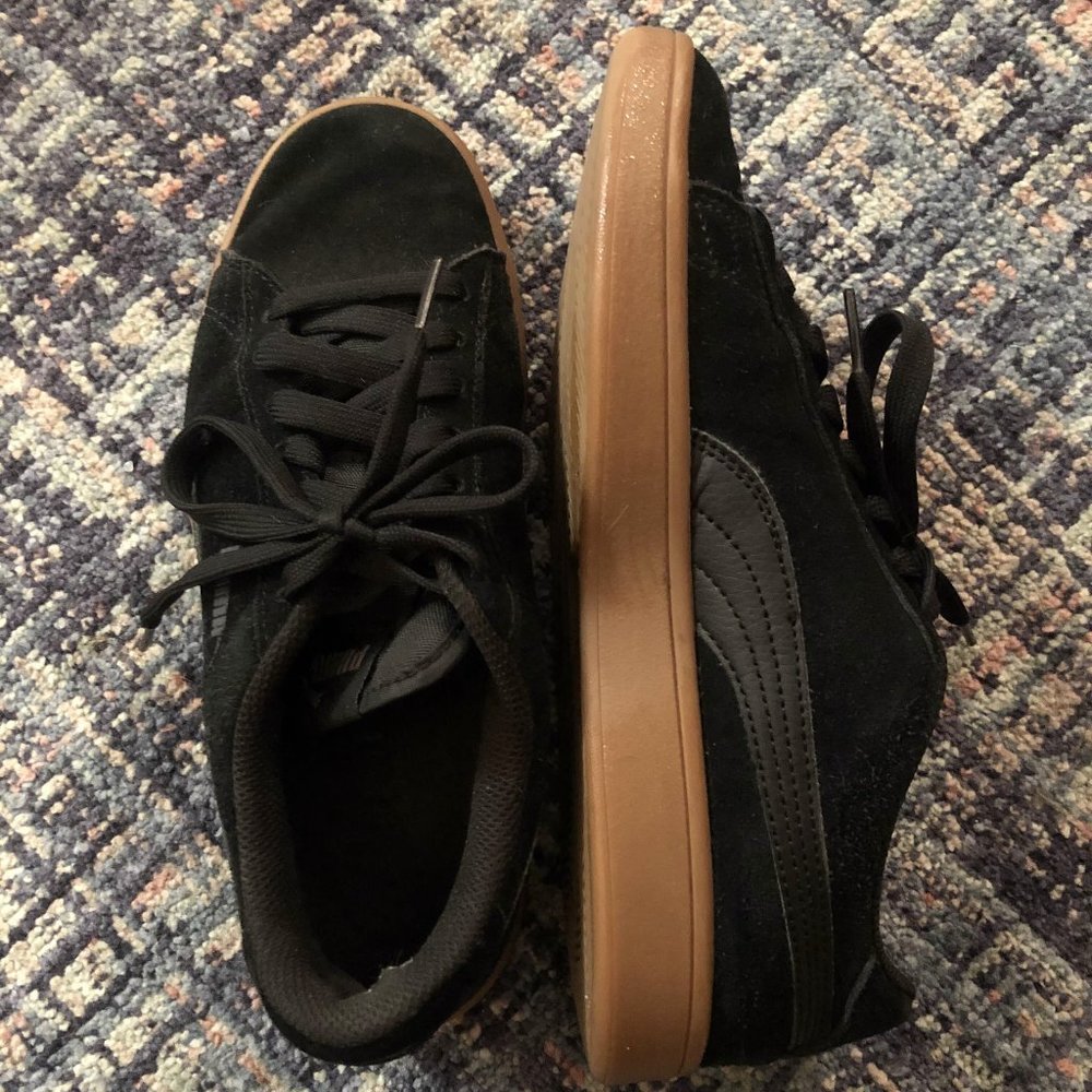 Black PUMA Smash v2 Sneakers